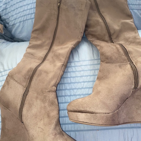 Platform Boots - Picture 3 of 7